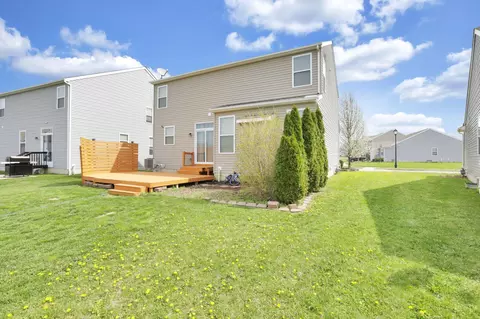 Exterior - 175 Poe Ave, Lithopolis, OH 43136 photo 6 of 8