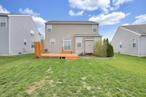 Exterior - 175 Poe Ave, Lithopolis, OH 43136 photo 7 of 8