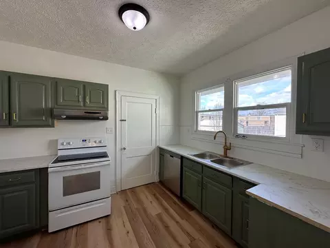 Kitchen - 525 Oak St, Marion, OH 43302 photo 1 of 3