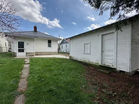 Exterior - 525 Oak St, Marion, OH 43302 photo 4 of 5