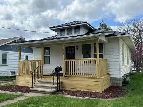 Exterior - 525 Oak St, Marion, OH 43302 photo 3 of 5