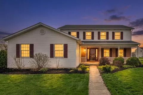 1401 Carmel Dr, Marysville, OH 43040