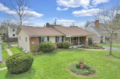 3181 Angela Dr, Grove City, OH 43123