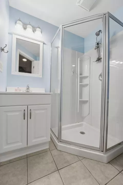 Bath - 6895 Kellogg Dr, Powell, OH 43065 photo 3 of 9