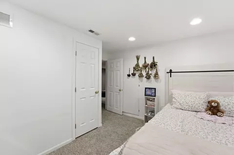 Bedroom - 6895 Kellogg Dr, Powell, OH 43065 photo 2 of 10