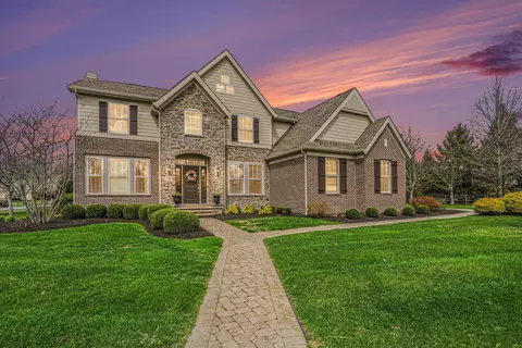 9280 Mcclellan Dr, New Albany, OH 43054