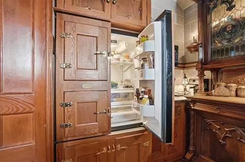 Kitchen - 875 E Broad St, Columbus, OH 43205 photo 14 of 28
