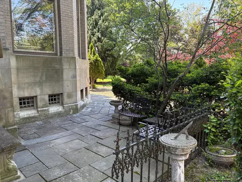 Exterior - 875 E Broad St, Columbus, OH 43205 photo 5 of 15