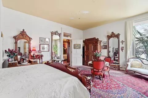 Bedroom - 875 E Broad St, Columbus, OH 43205 photo 4 of 12