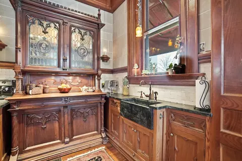 Kitchen - 875 E Broad St, Columbus, OH 43205 photo 12 of 28