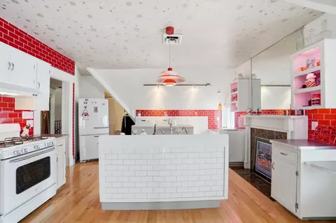 Kitchen - 875 E Broad St, Columbus, OH 43205 photo 25 of 28