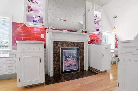 Entry Way - 875 E Broad St, Columbus, OH 43205 photo 21 of 25