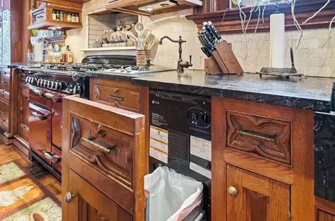Kitchen - 875 E Broad St, Columbus, OH 43205 photo 10 of 28