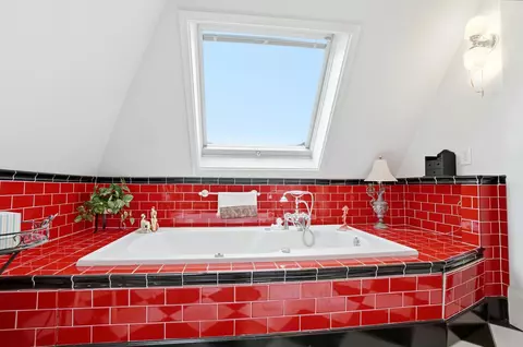 Bath - 875 E Broad St, Columbus, OH 43205 photo 6 of 11