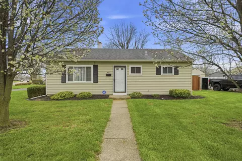 437 Madison Dr N, West Jefferson, OH 43162