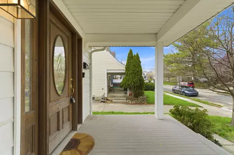 Exterior - 459 E Tulane Rd, Columbus, OH 43202 photo 1 of 7