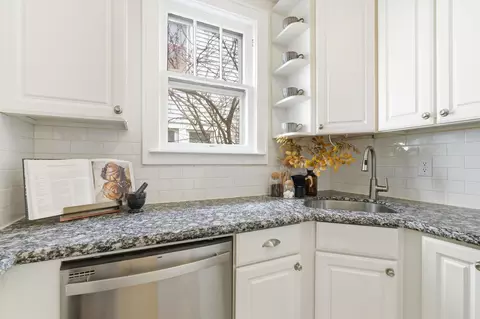 Kitchen - 459 E Tulane Rd, Columbus, OH 43202 photo 3 of 4
