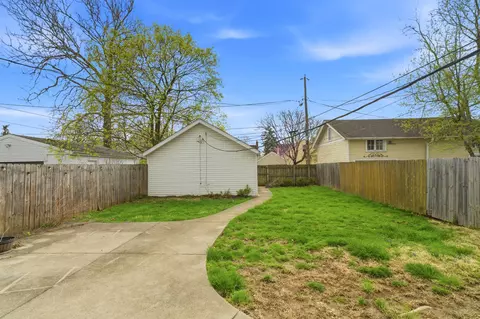 Exterior - 459 E Tulane Rd, Columbus, OH 43202 photo 5 of 7