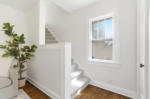 Entry Way - 459 E Tulane Rd, Columbus, OH 43202 photo 3 of 4