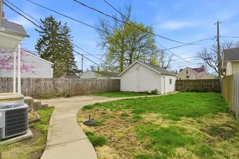 Exterior - 459 E Tulane Rd, Columbus, OH 43202 photo 3 of 7
