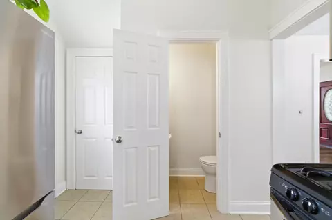 Entry Way - 459 E Tulane Rd, Columbus, OH 43202 photo 2 of 4