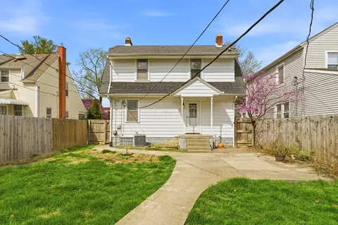 Exterior - 459 E Tulane Rd, Columbus, OH 43202 photo 4 of 7