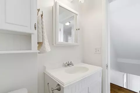Bath - 459 E Tulane Rd, Columbus, OH 43202 photo 3 of 4
