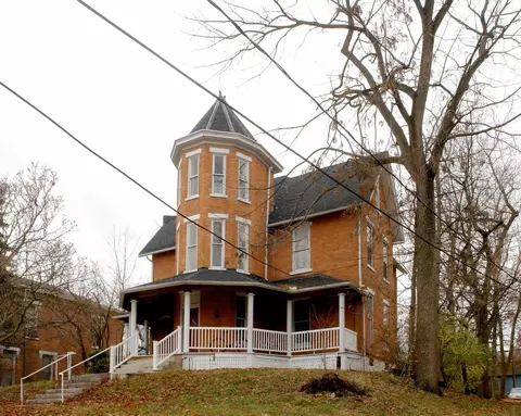 229 N Sandusky St, Delaware, OH 43015