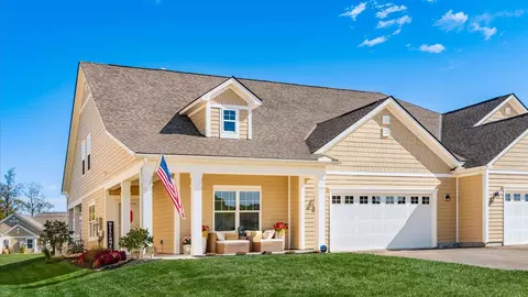 609 Newport Ln, Buckeye Lake, OH 43008