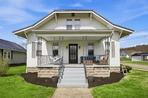 293 Elm St, Duncan Falls, OH 43734
