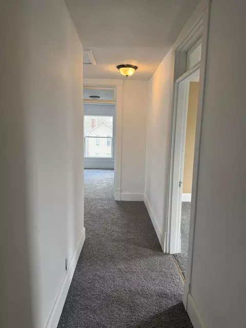 Entry Way - 413 Maple Ave, Newark, OH 43055 photo 3 of 5