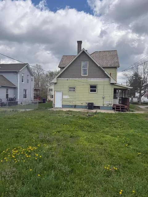 Exterior - 413 Maple Ave, Newark, OH 43055 photo 4 of 6