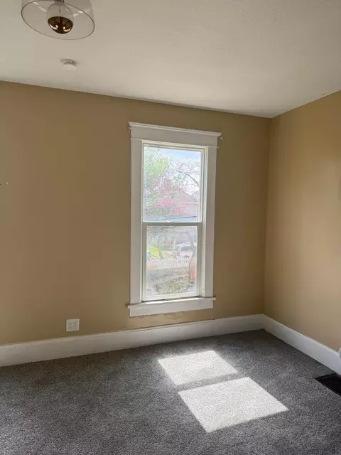 Bedroom - 413 Maple Ave, Newark, OH 43055 photo 5 of 6
