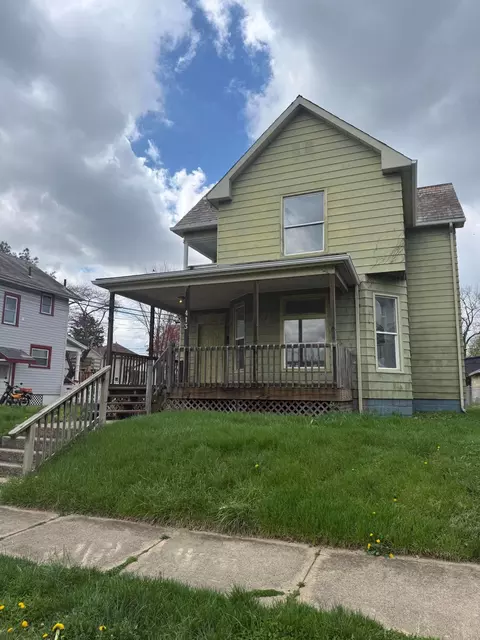 413 Maple Ave, Newark, OH 43055