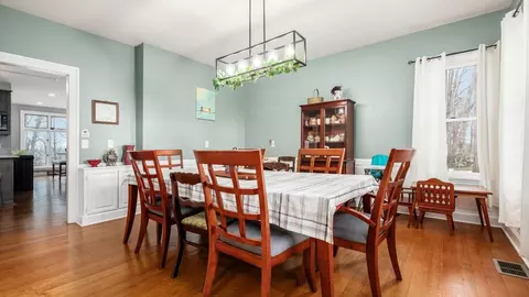 Dining - 2531 Nicholas, Dresden, OH 43821 photo 2 of 3