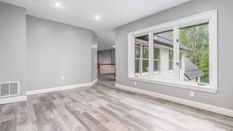 Living - 2531 Nicholas, Dresden, OH 43821 photo 2 of 2