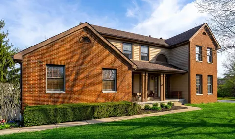 1392 Bingham Mills Dr, New Albany, OH 43054