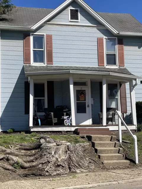 866 Main St #A, Coshocton, OH 43812