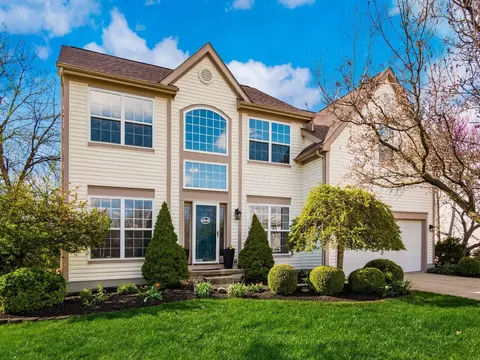 1328 Royal Oak Dr, Lewis Center, OH 43035