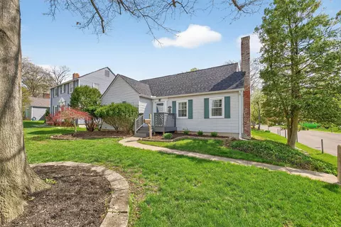 205 W Henderson Rd, Columbus, OH 43214