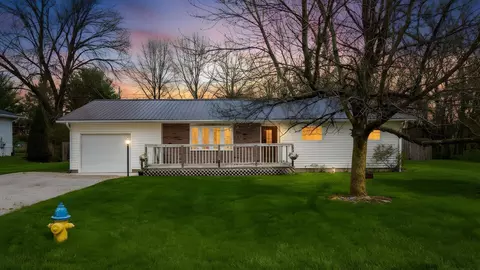 125 Hamilton Ave, Hebron, OH 43025