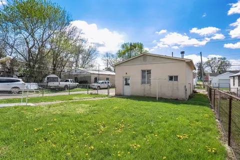 Exterior - 457 Half Ave, Circleville, OH 43113 photo 6 of 15