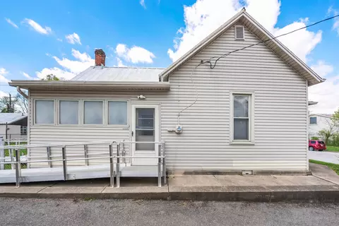 Exterior - 457 Half Ave, Circleville, OH 43113 photo 7 of 15