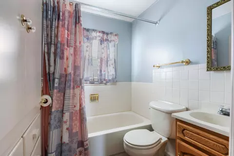 Bath - 457 Half Ave, Circleville, OH 43113 photo 1 of 4