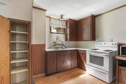 Kitchen - 457 Half Ave, Circleville, OH 43113 photo 1 of 2