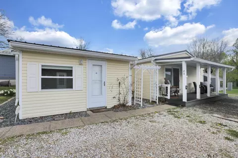 24 Maple Ave, Thornville, OH 43076