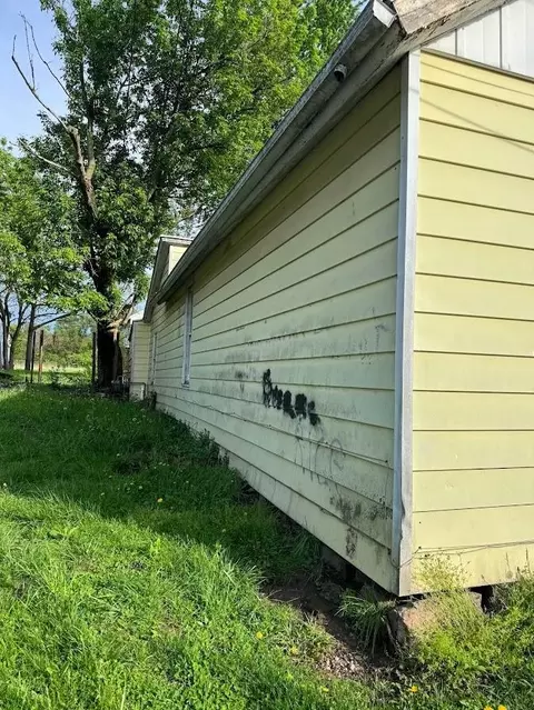 1037 Middle St, Springfield, OH 45503 photo 3