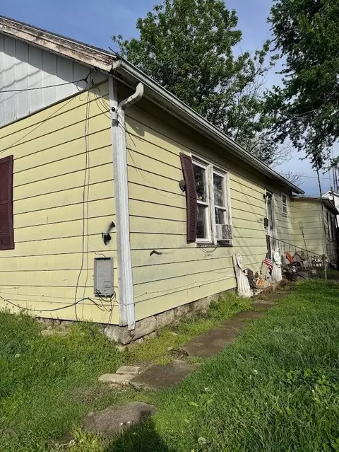 1037 Middle St, Springfield, OH 45503 photo 2