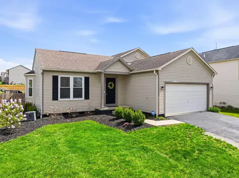 1816 Fern Trail Dr, Lancaster, OH 43130