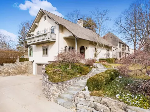 2484 Danvers Ct, Columbus, OH 43220